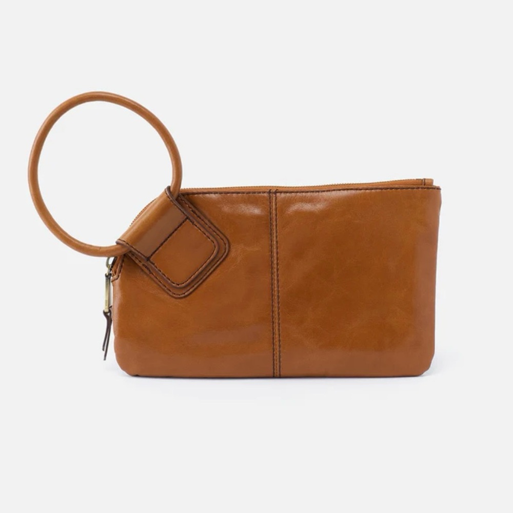 Hobo Sable Wristlet in Polished Leather Truffle